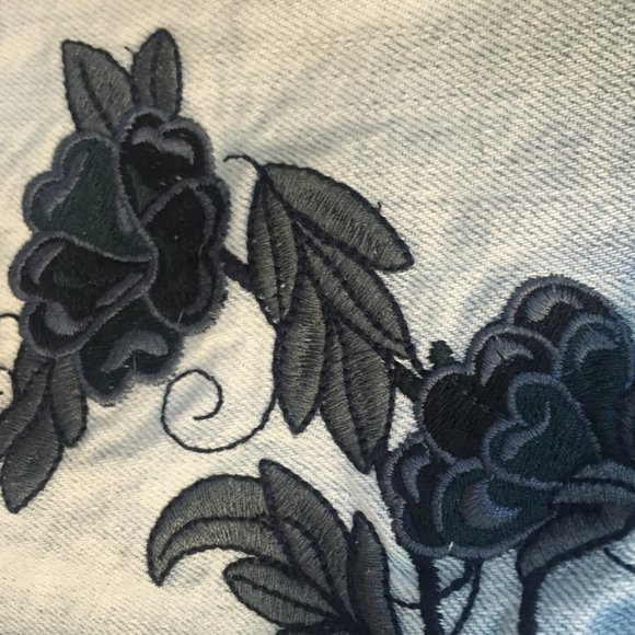 Ashley Vintage Charm Embroidered Denim Jacket M - Picture 3 of 6